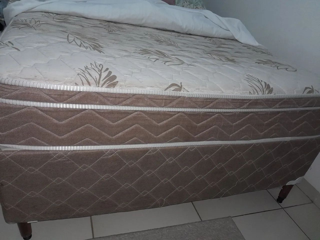 Cama Box Queen com Camada de espuma - Foto 2