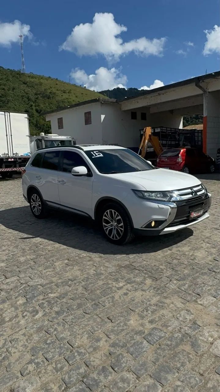 Outlander 2.2 D 2016 Diesel   - Foto 4