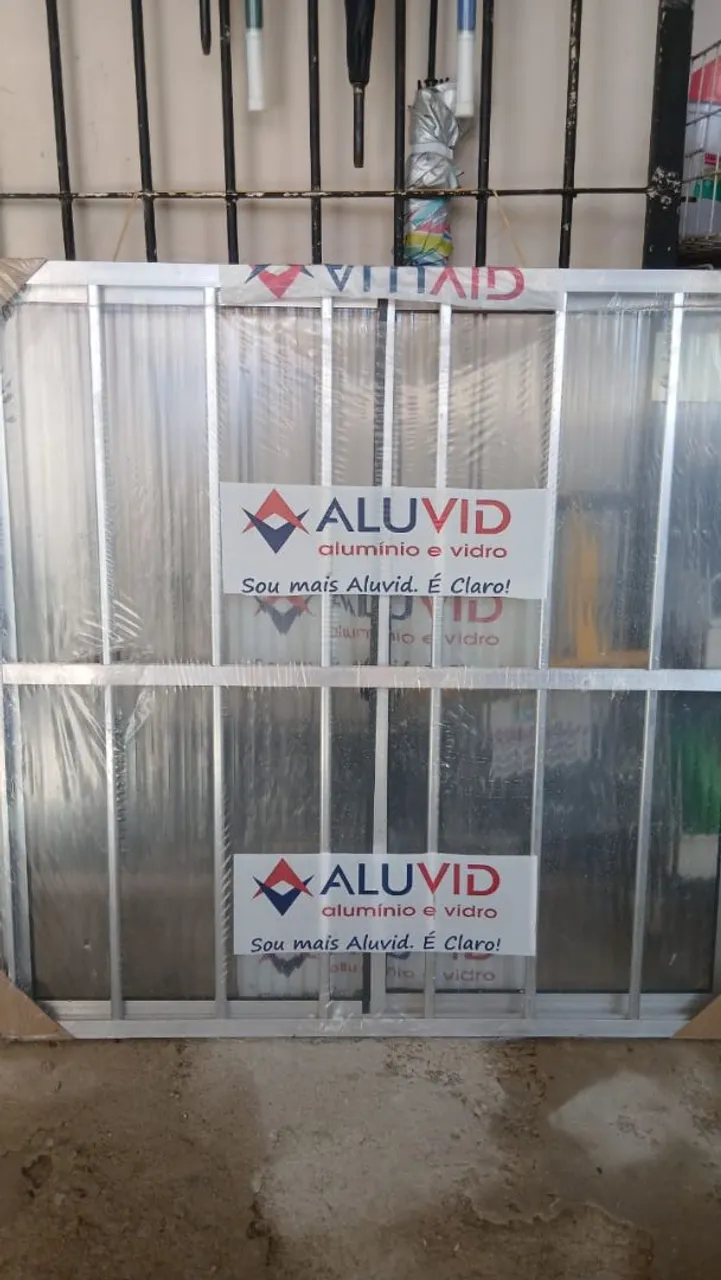 Janela de alumínio e vidro Aluvid