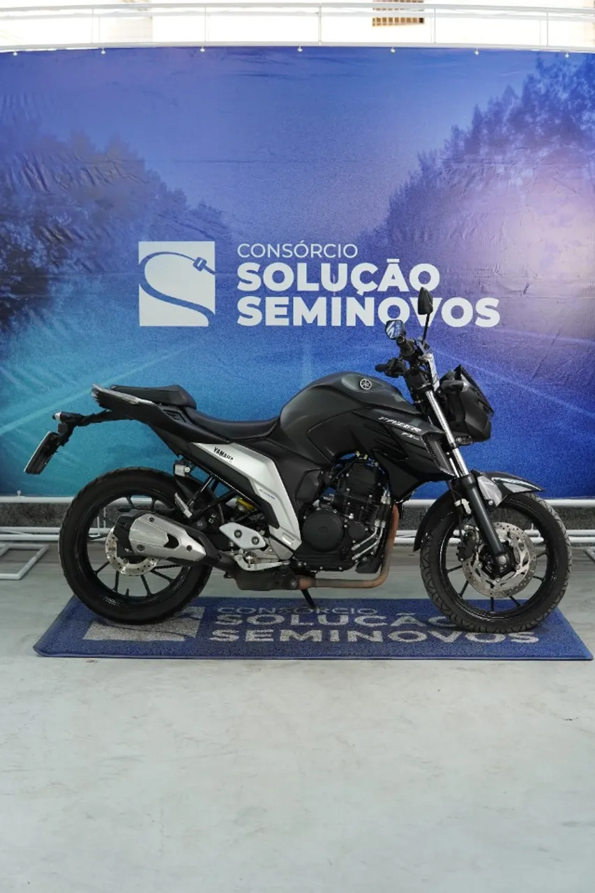 YAMAHA FZ 25 FAZER