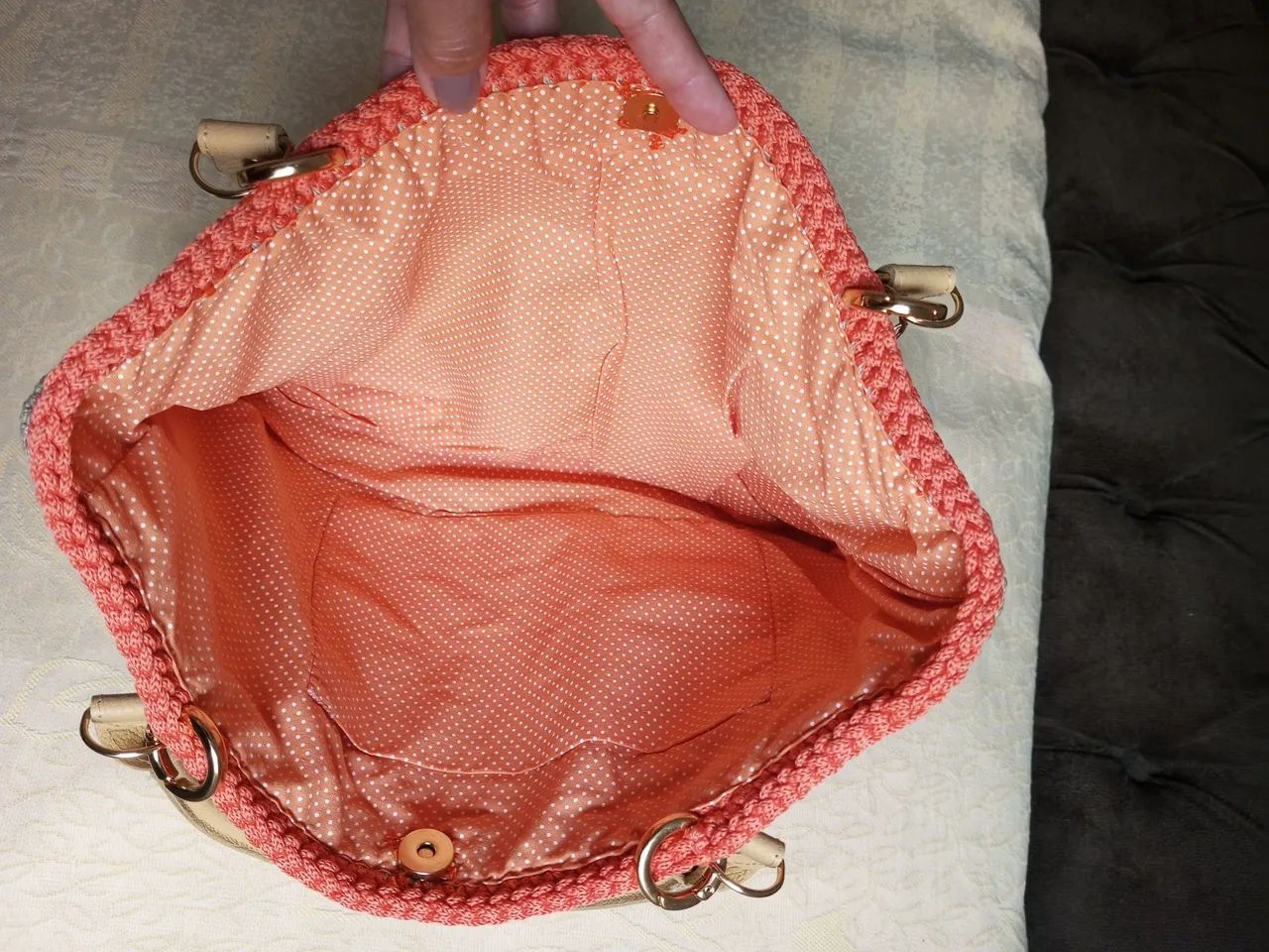 Bolsa de crochê colorida, alças couro  - Foto 4