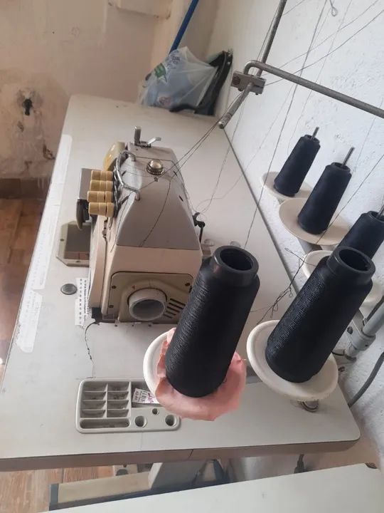Máquina Interloq marca Singer  - Foto 4