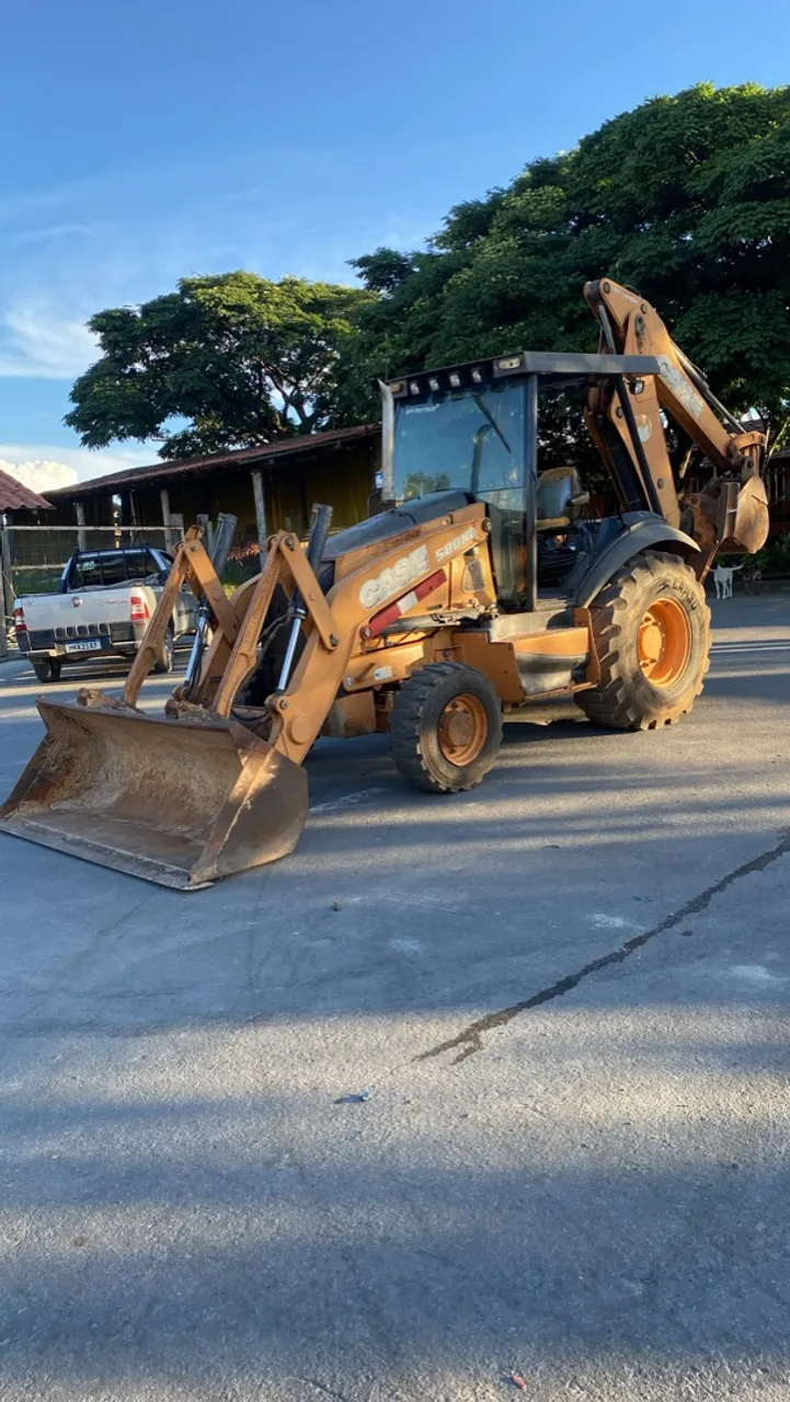 Retroescavadeira Case 580N 2012