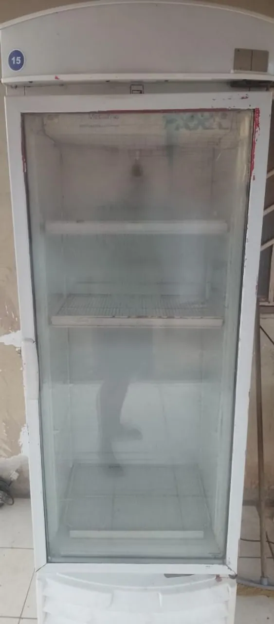 Geladeira Expositora Vertical - Midea