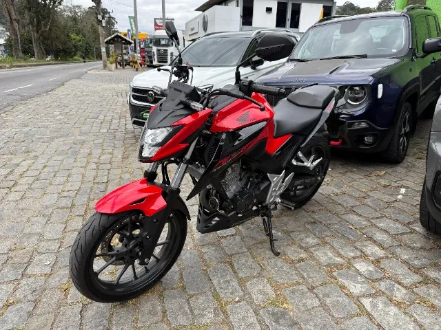 Honda CB300F Twister 2024 - Apenas 1.900kms