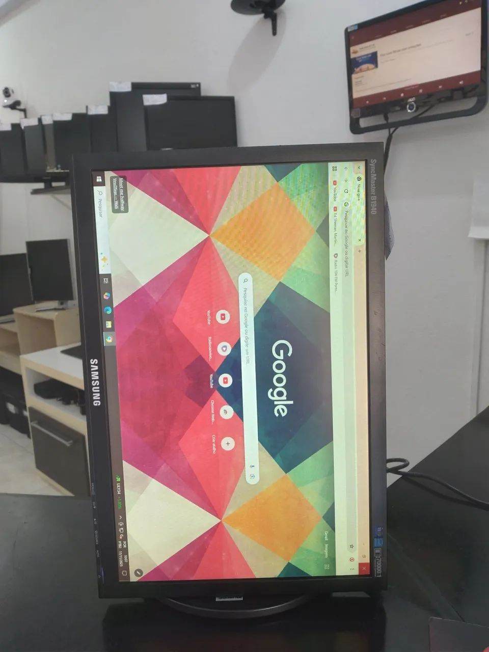 Monitor rotacional 19 polegadas, com os cabos e garantia 403064741293598721