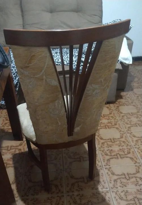 Mesa de embuia maciça  extensível, com tampo de vidro,  - Foto 4