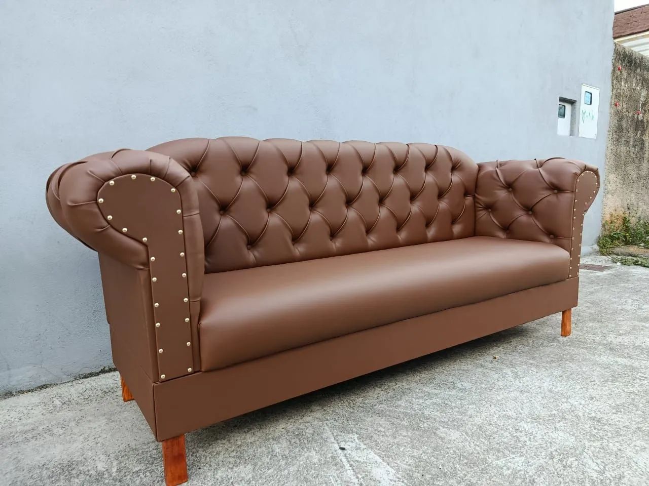 Sofá Chesterfield - Vários Tamanhos e Cores - Foto 4