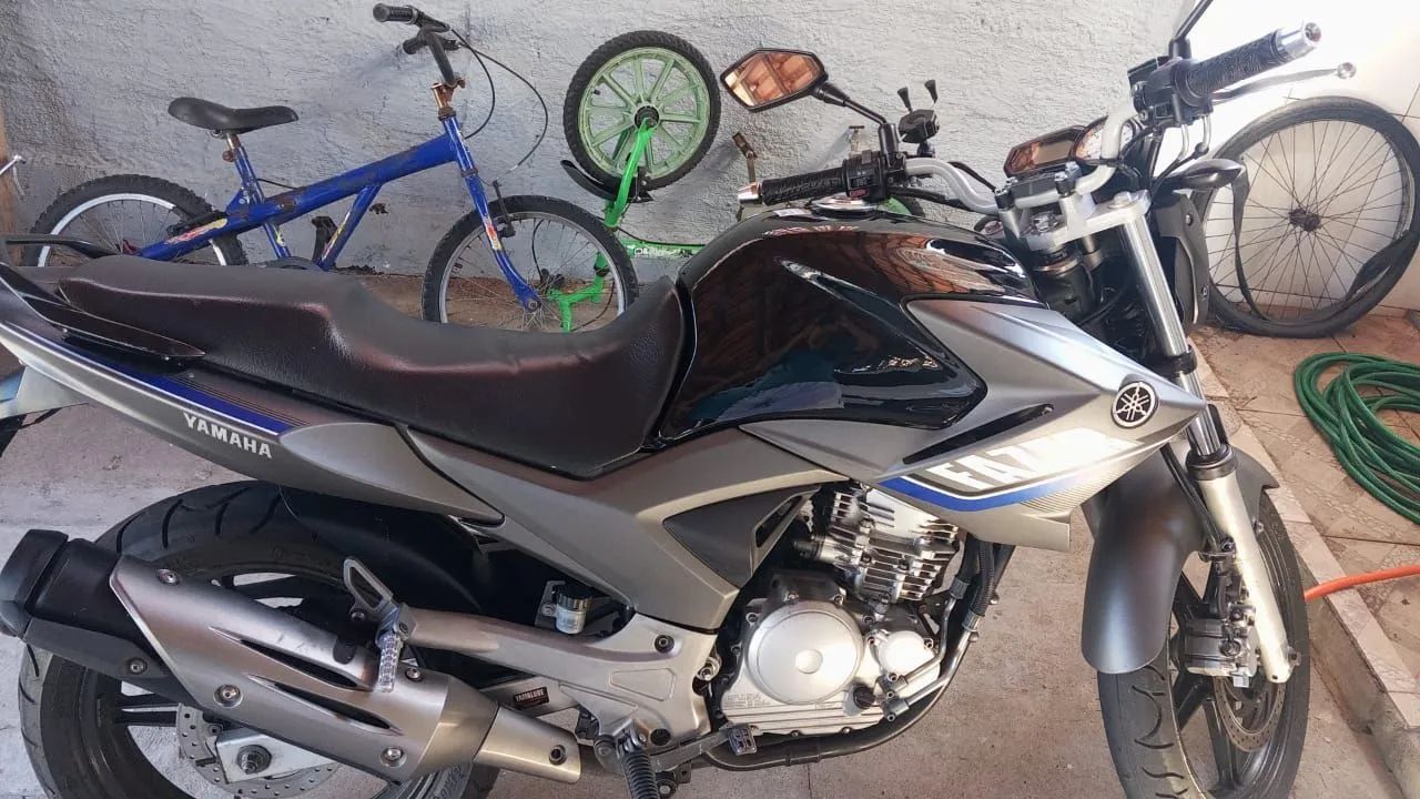 Moto a venda