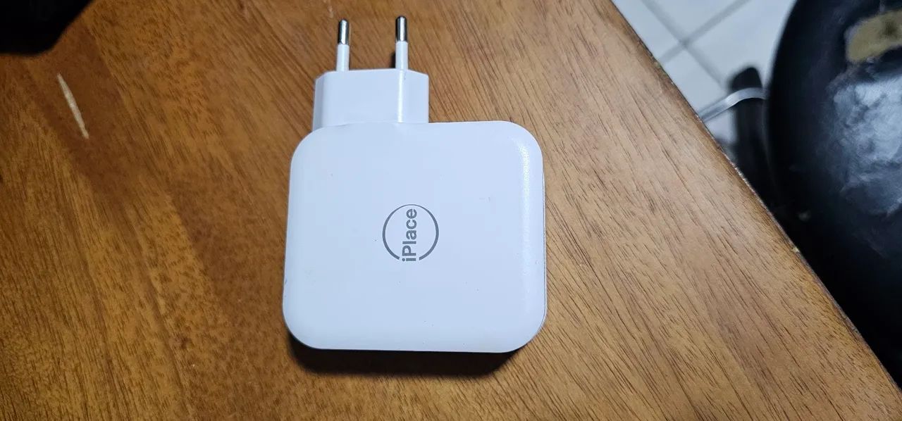 Carregador iplace 4 saídas usb