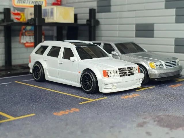 Hot Wheels Mercedes-Benz E 36 AMG 20台 Hot Wheels Mercedes-Benz E 36 AMG - Boulevard