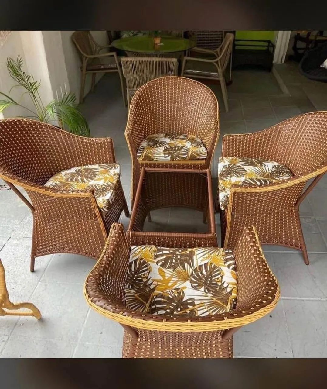 Conjunto de Sofá e Poltronas em Rattan