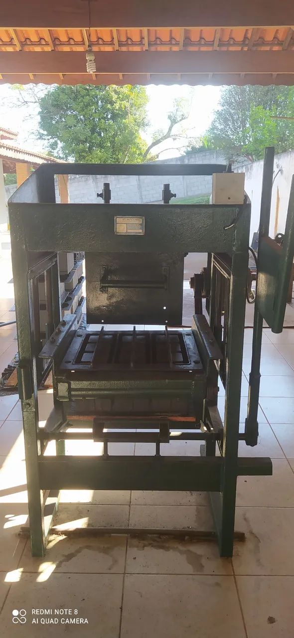 Máquina de fazer blocos64319604037506121