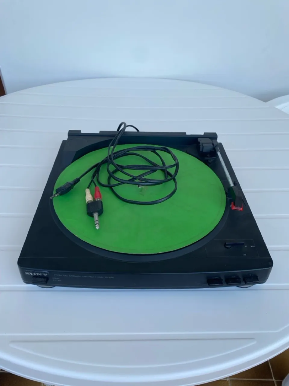 Toca discos / vitrola Sony em ótimo estado