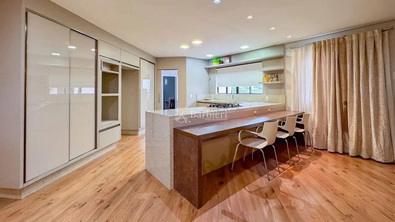Apartamento mobiliado com 153m² privativos sendo 3 suítes no bairro Vila Nova em Blumenau/