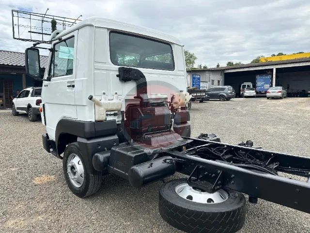 VW 10.160 2015 6X2  - Foto 5