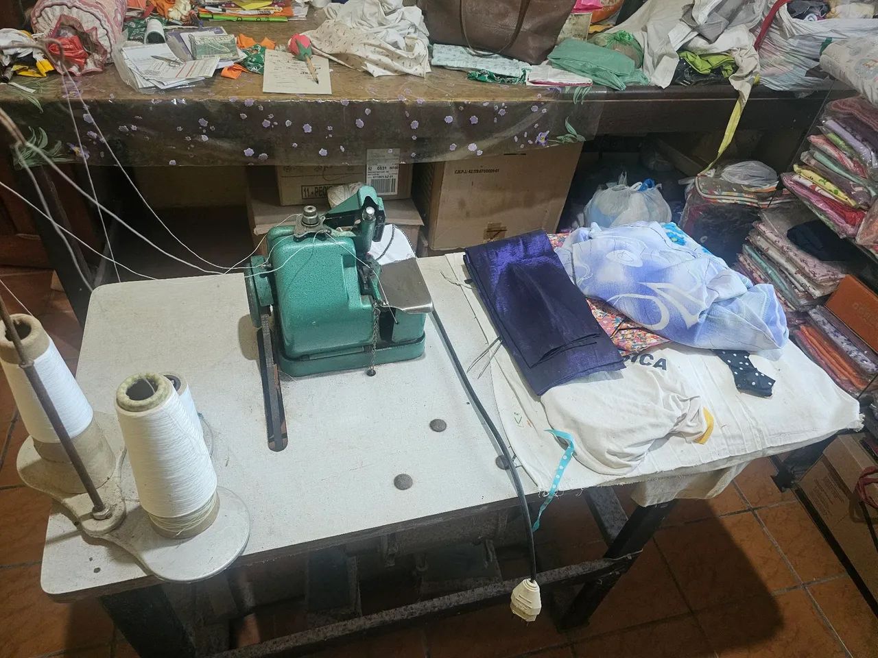 Máquina over lock  - Foto 2