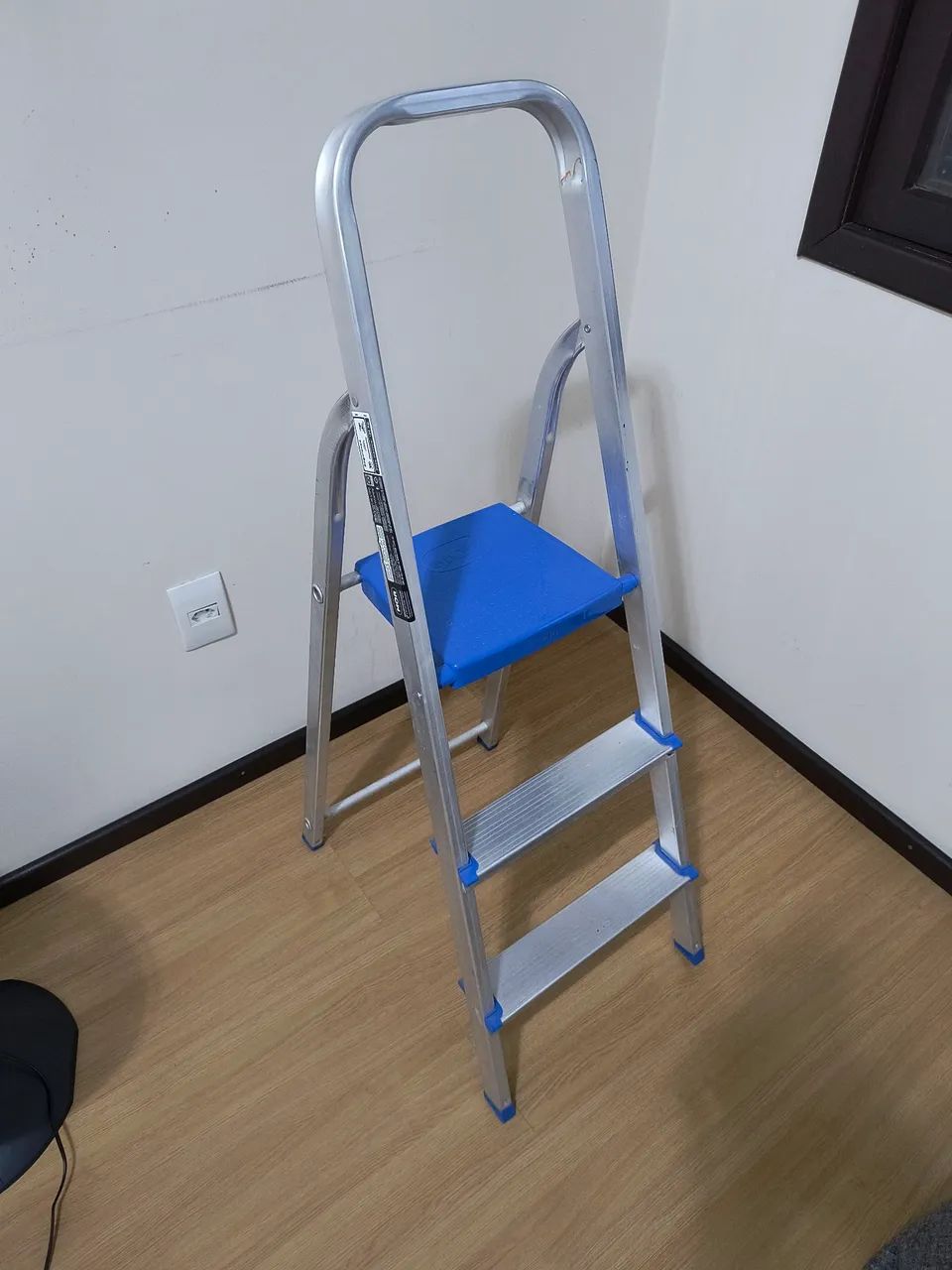 Escada64728516410241120