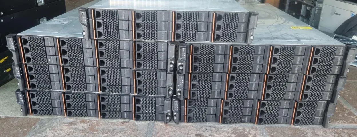 Chassi de armazenamento de servidor Xyratex IBM HS-1235E