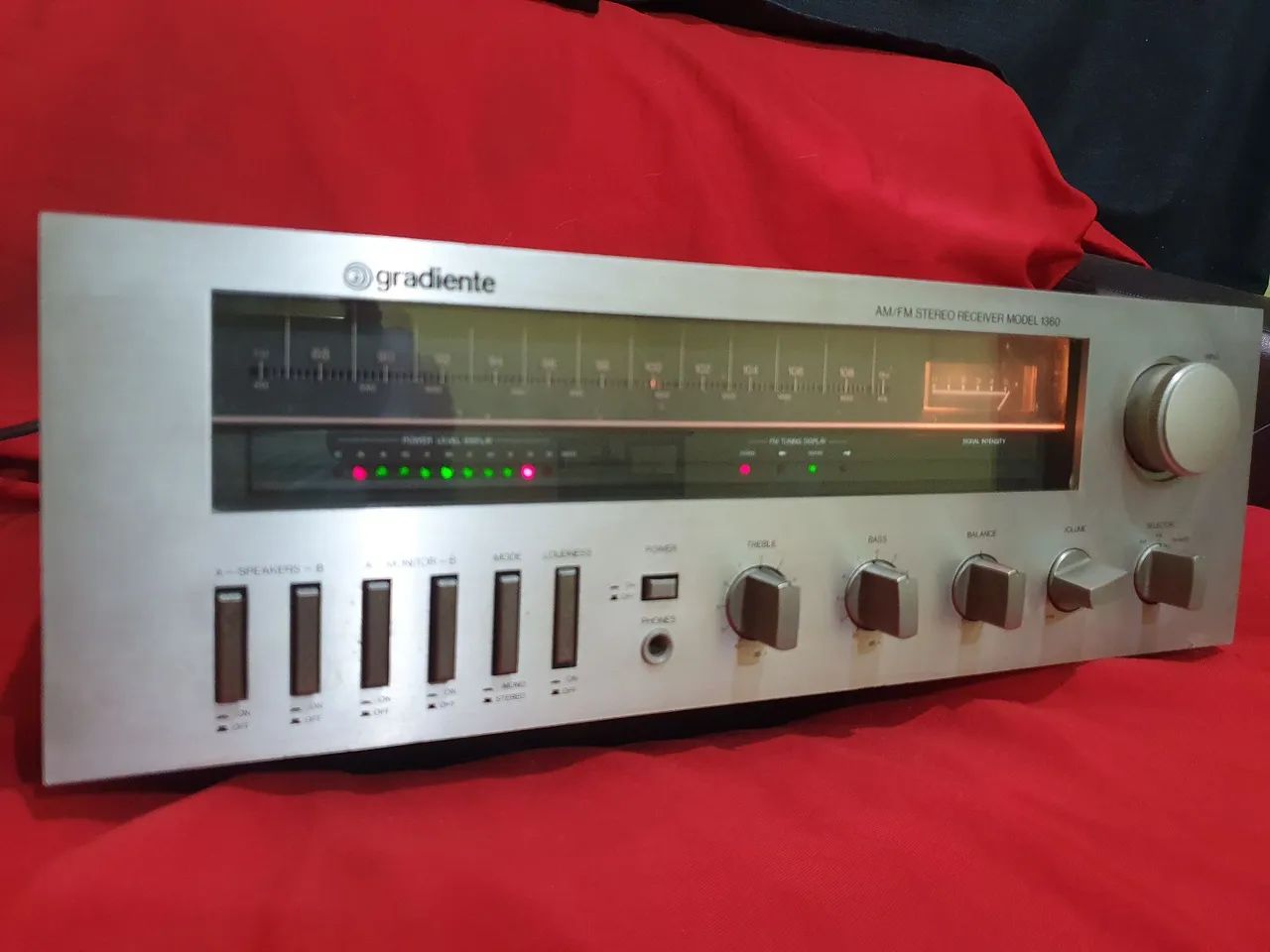Gradiente 1360 AM/FM Stereo Receiver - Foto 2