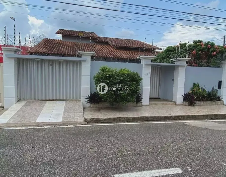 Imóvel para venda possui 246 metros quadrados com 3 quartos em Bosque - Rio Branco - AC