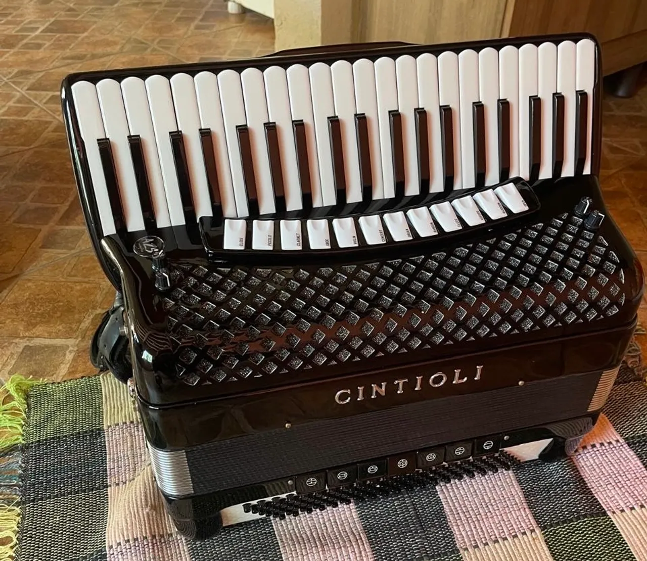 Acordeon Cintioli quarta com dupla ressonância
