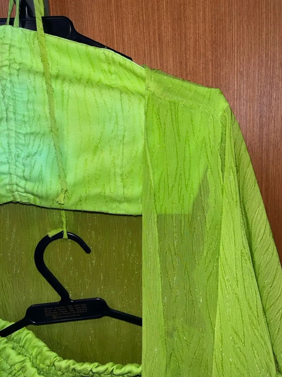 CONJUNTO VERDE BRILHOSO.  - Foto 2