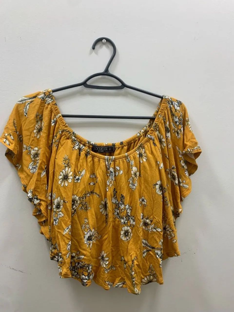 Blusa feminina ombro a ombro floral