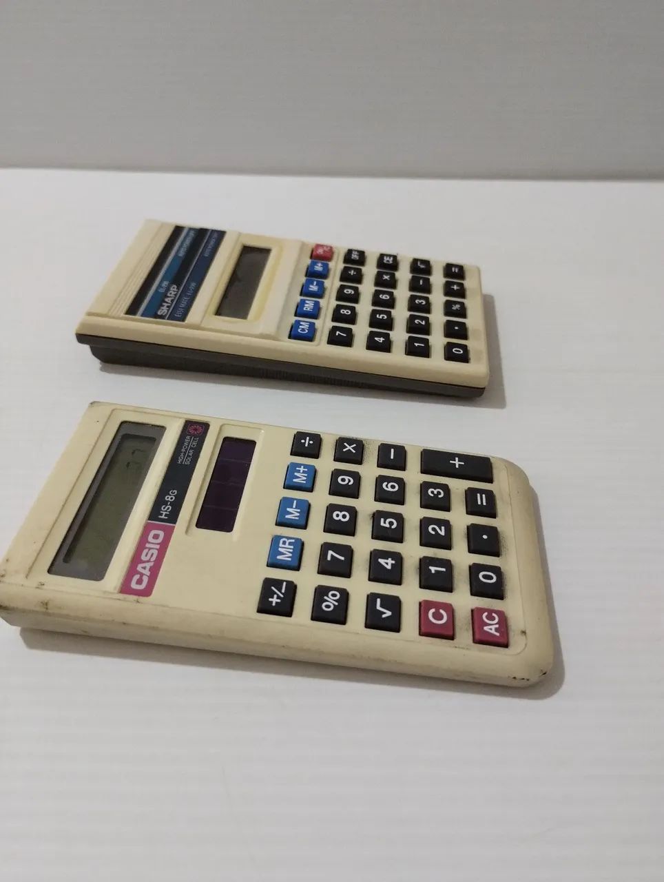2 Calculadoras Solares Casio e Sharp (Anos 90 Originais) - Foto 3