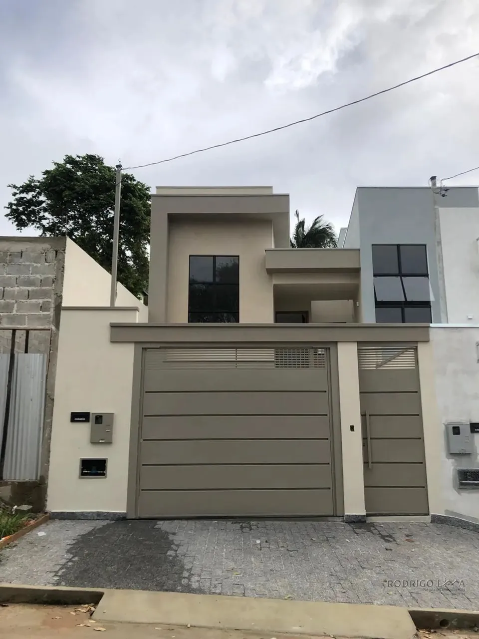 Linda casa para venda em São Lourenço - MG.