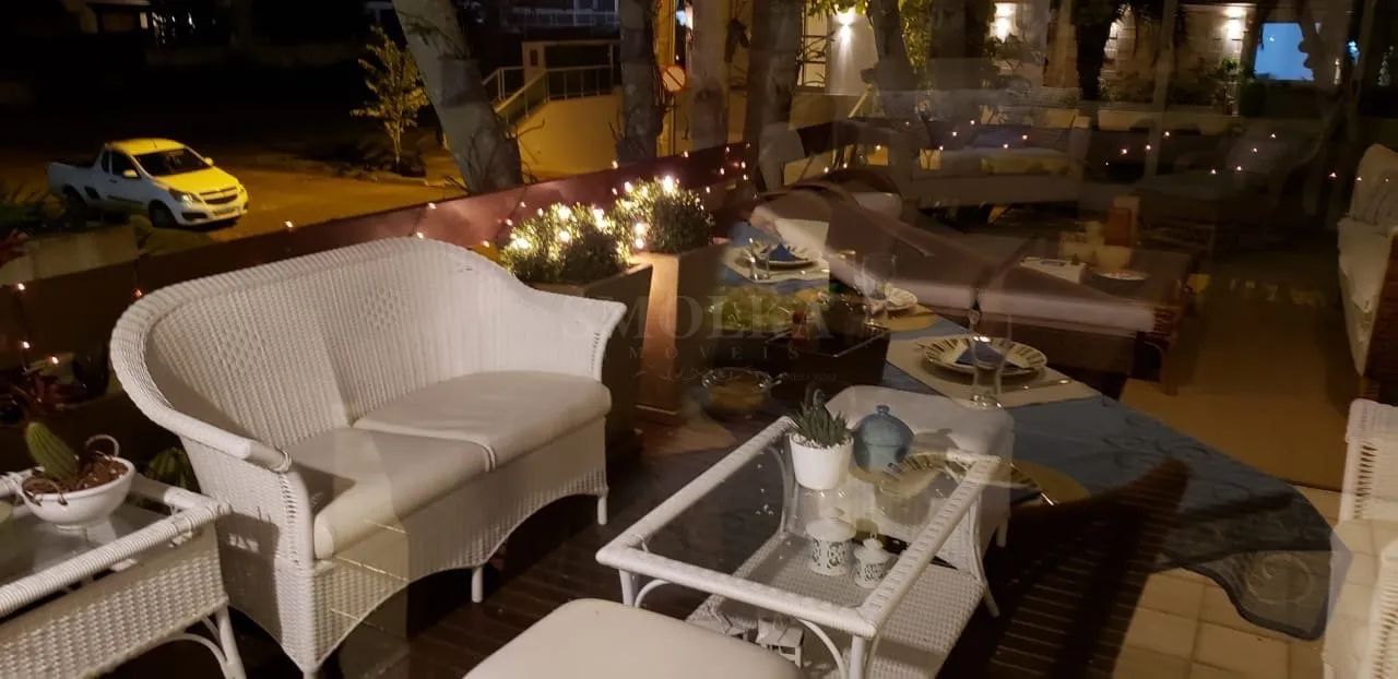 Linda casa com 5 suítes a 50m da praia de Jurerê Internancional - Foto 5