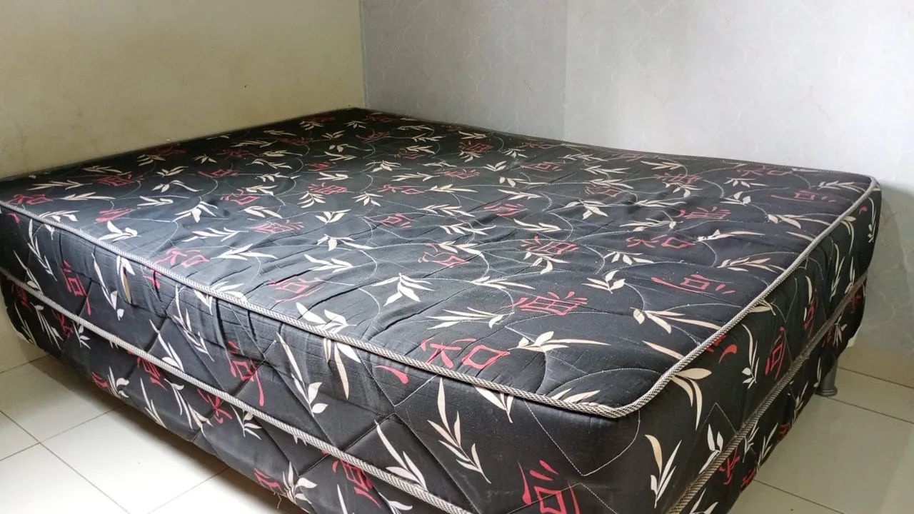 Cama box bem macia em estado de nova  - Foto 2