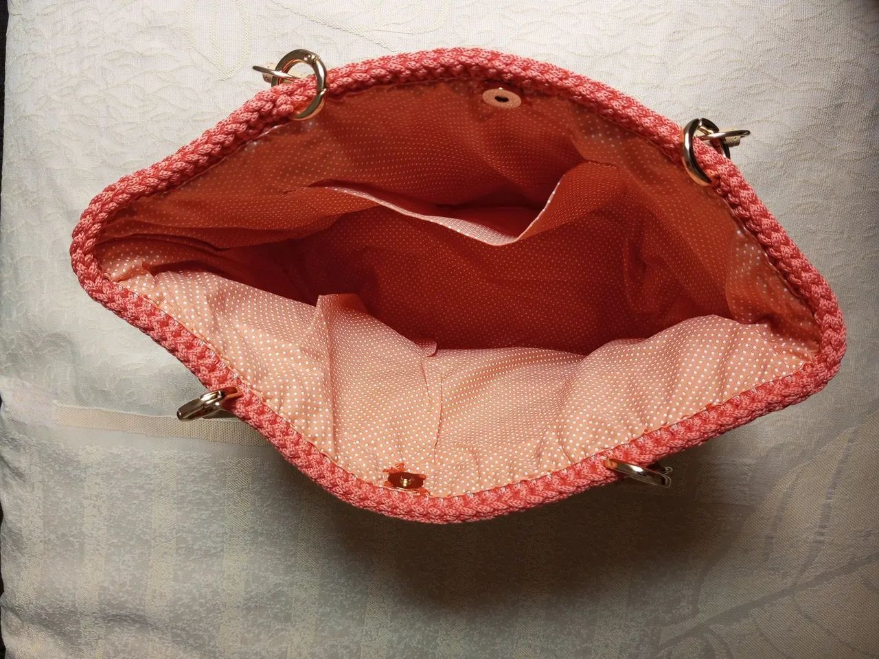 Bolsa de crochê colorida, alças couro  - Foto 5