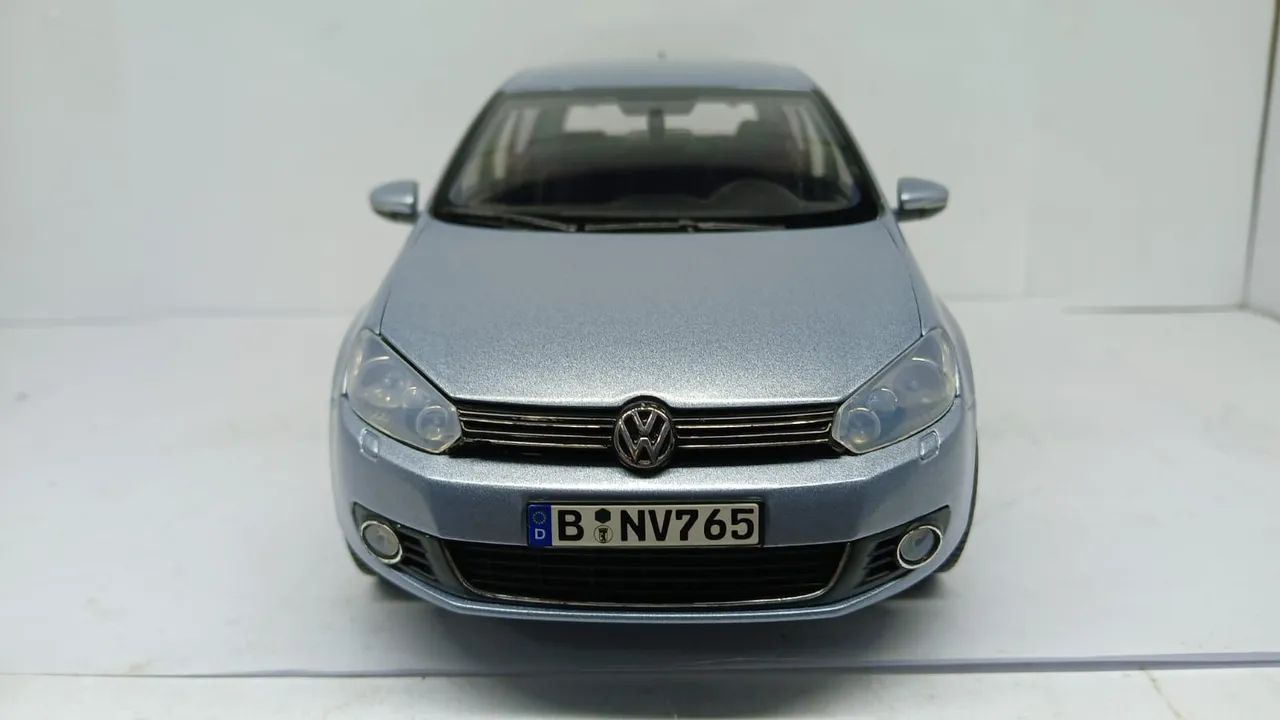 Miniatura Volkswagen Golf MK6 1/18 - Foto 3