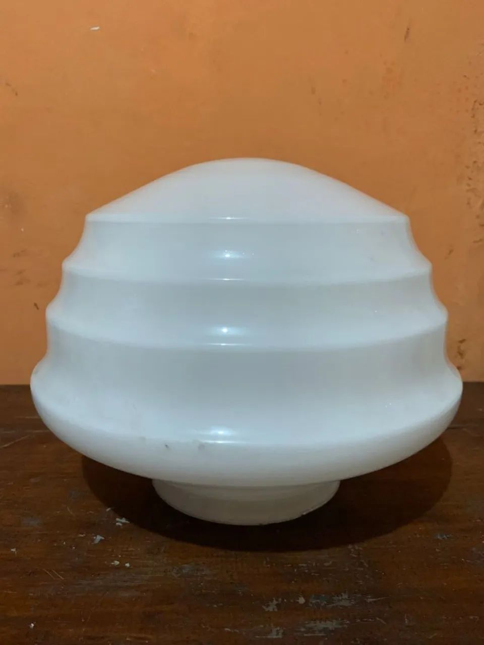 Luminária de vidro leitoso