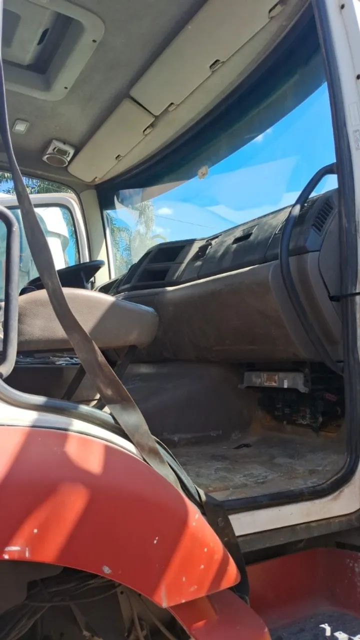 VW 31.280 8x4 2015/16 - Balão 10m3 Liebherr - Foto 7