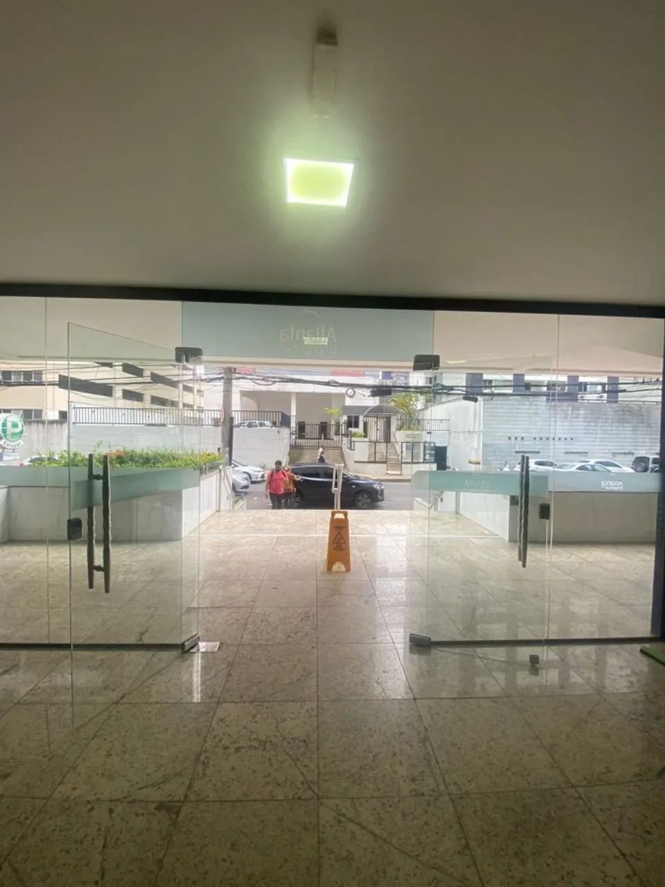 Ponto Comercial para Locação em Salvador, Costa Azul, 1 banheiro, 1 vaga - Foto 5