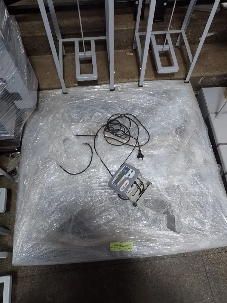 BALANÇA URANO 1.200KG 95x100CM PLATAFORMA NOVA