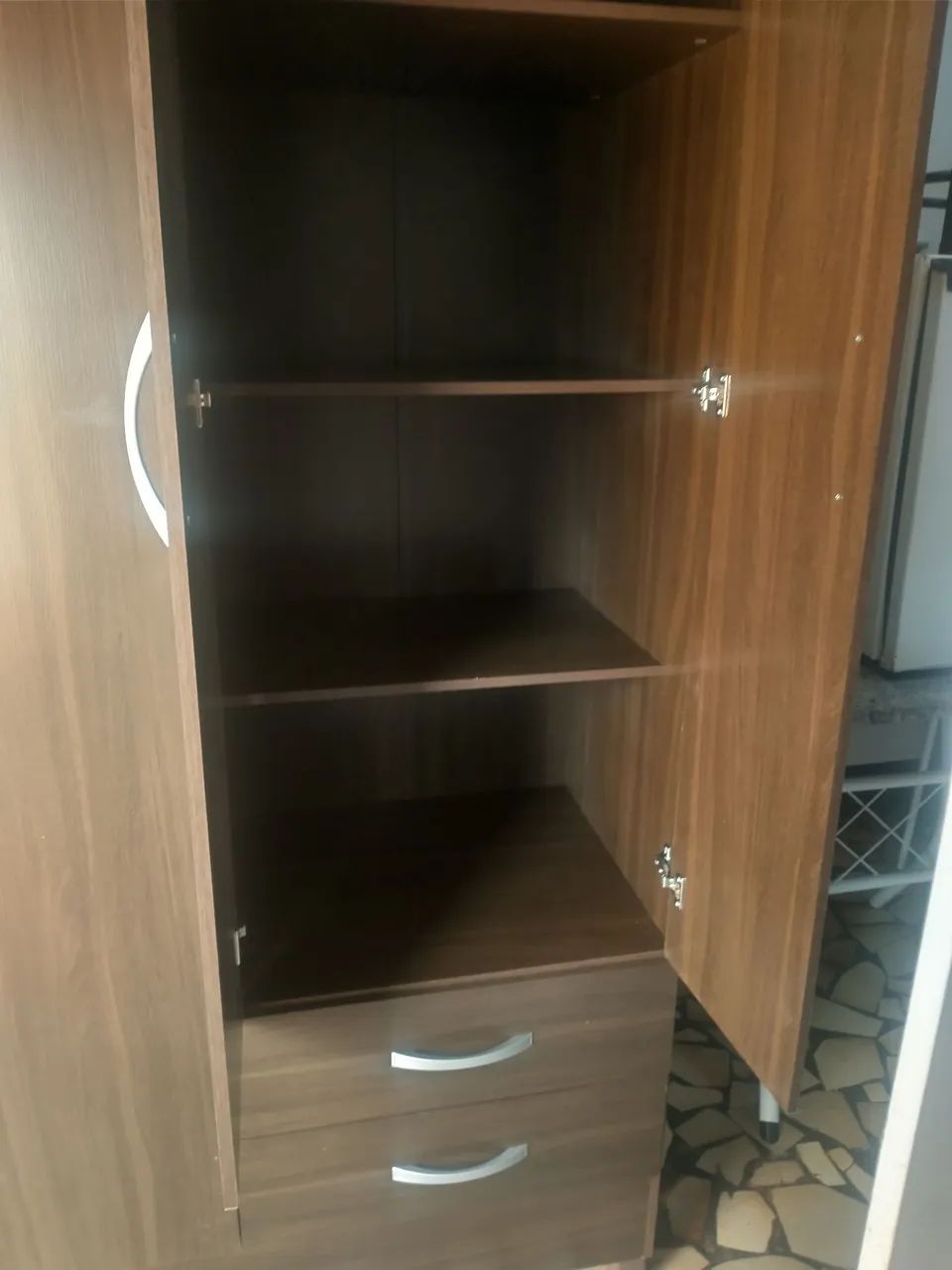 Guarda-Roupa Moderno e Espaçoso - Foto 3