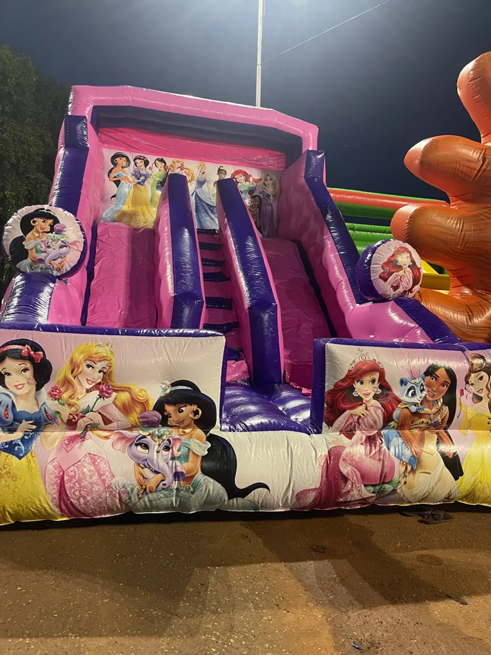 Escorregador Inflável Princesas Disney