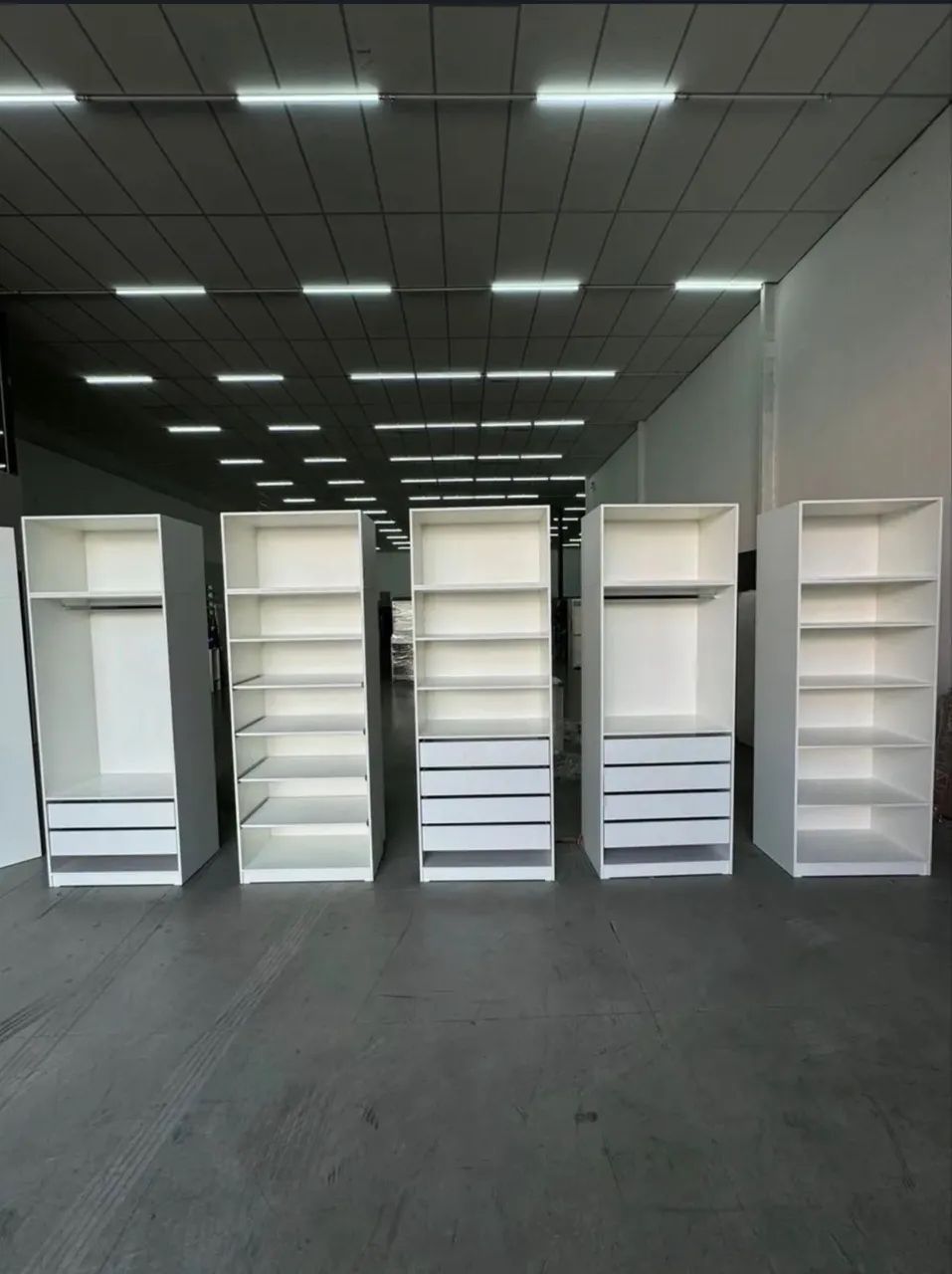 Closet guarda-roupas móveis 