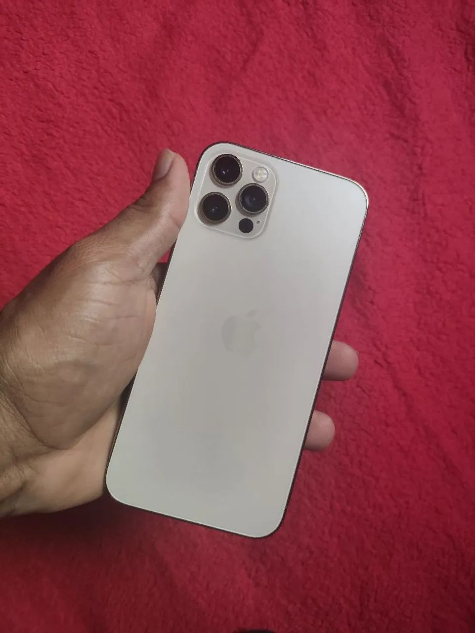 Vendo iPhone 12 PRO Dourado 
