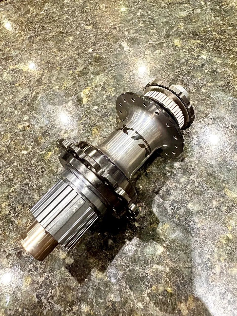 Cubo traseiro Shimano XTR 