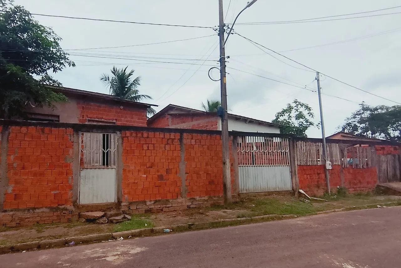 Casa com 2 quartos e 1 banheiro ( não alugamos)