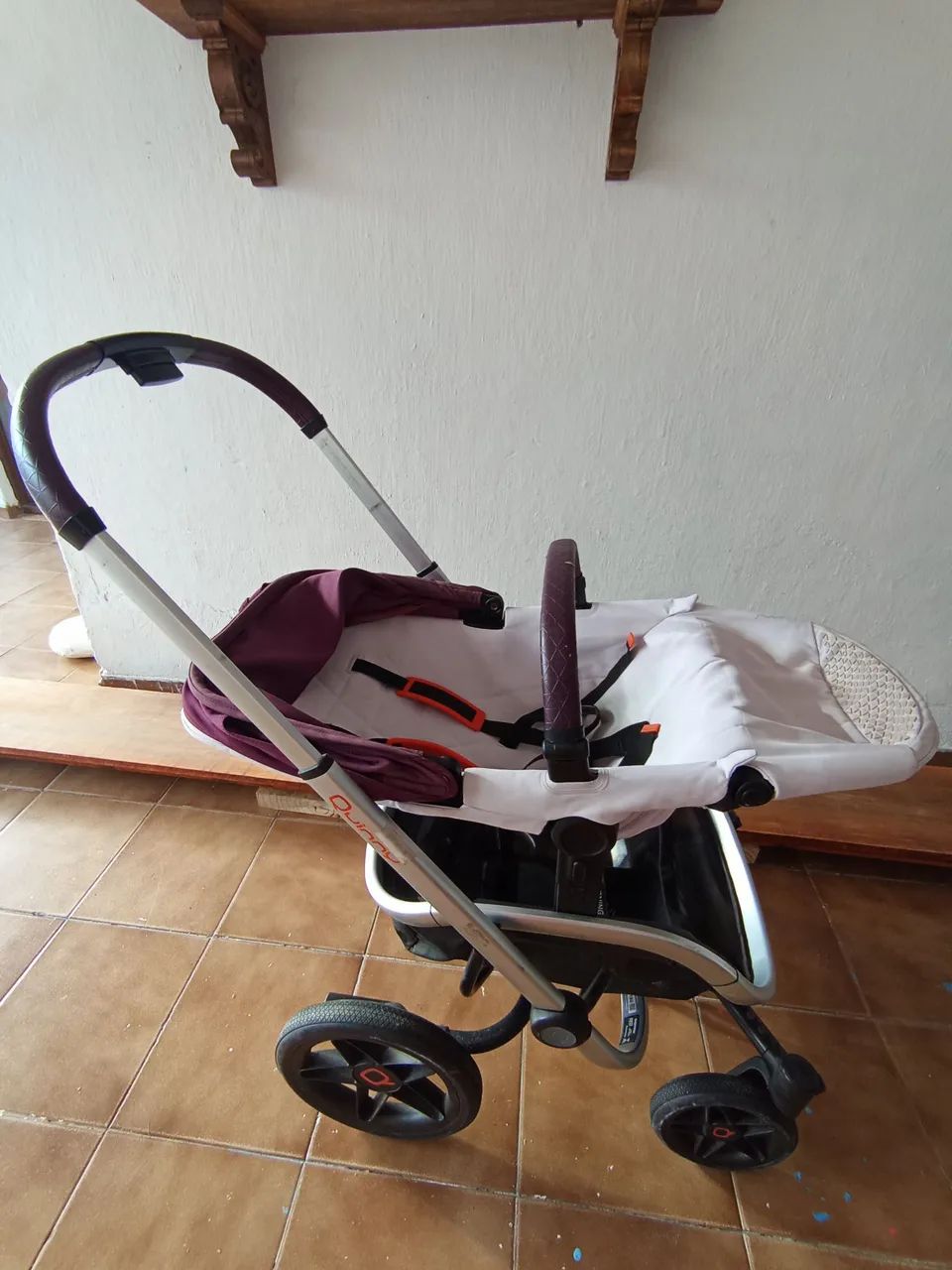 carrinho de bebê quinny roxo - Foto 3