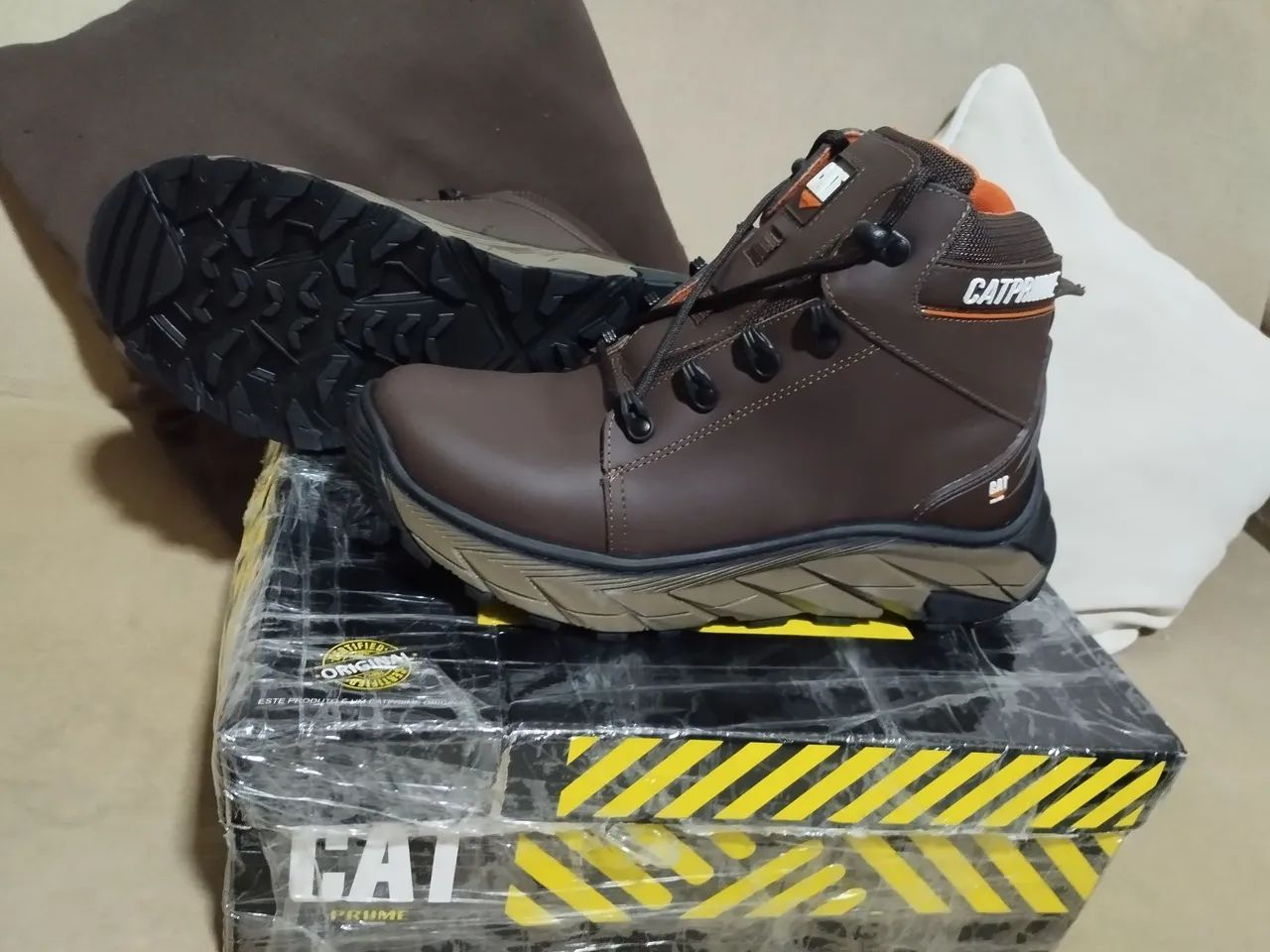 Bota 40 Coturno CAT Caterpillar Marrom Couro - Foto 2