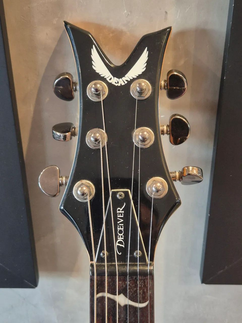 Guitarra Dean Deceiver - Foto 3