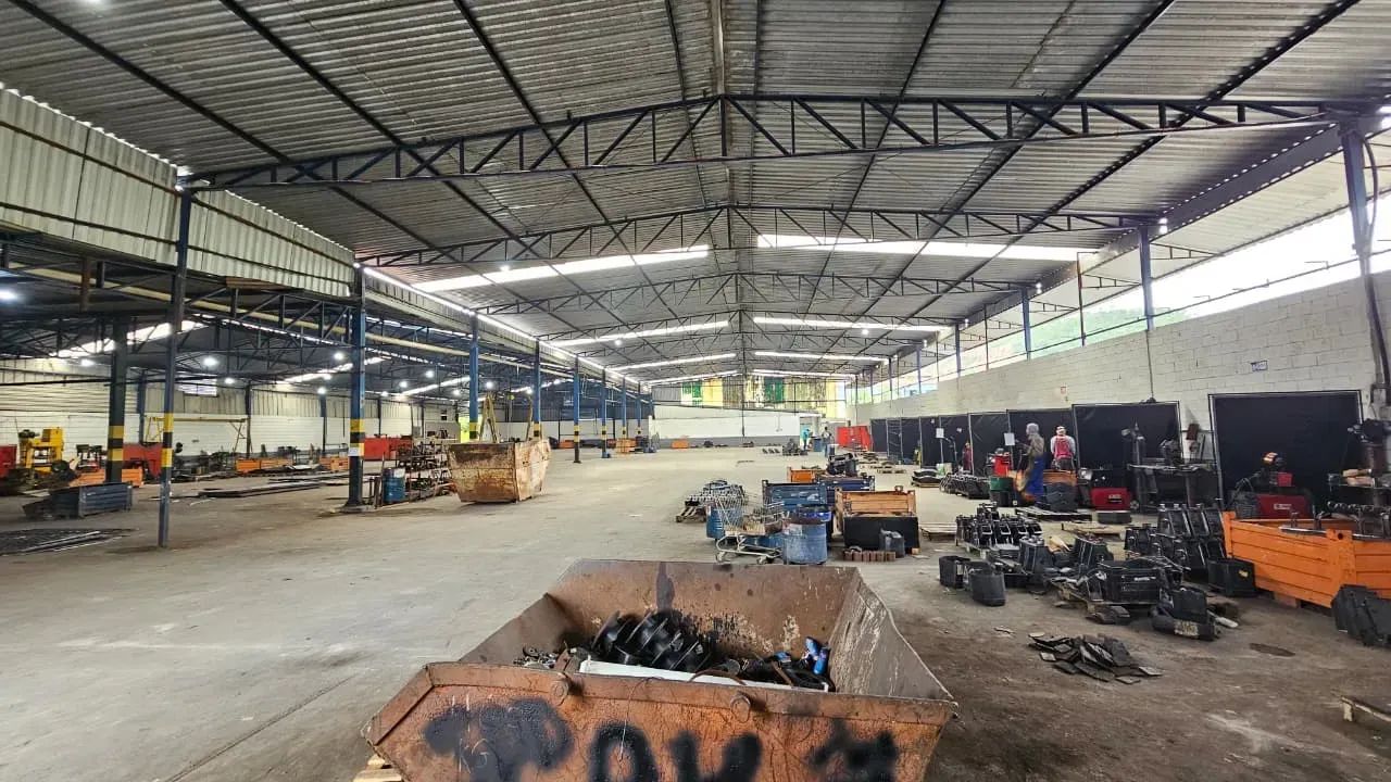 Terreno com 29.830m² de área, sendo em torno de 19.000m² com terraplanagem e 6.400m² de ga - Foto 4