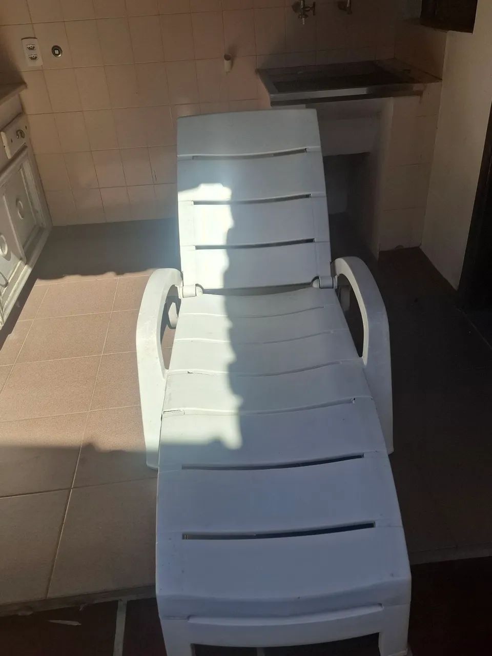 Cadeira espreguiçadeira de piscina  - Foto 2