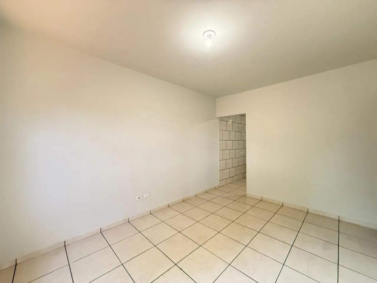 Casa para alugar em Maringá, Jardim Paris III, com 3 quartos, com 89.98 m² - Foto 5